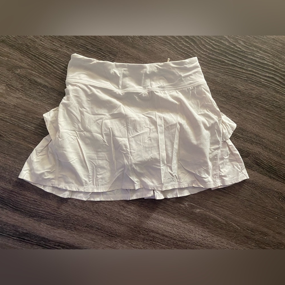 Lululemon Run Pace Rival Mid Rise Skirt size 2 White